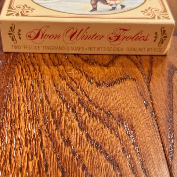 VTG Christmas Soap Set Avon Winter Frolics Scenes Victorian 1970s - Picture 10 of 11